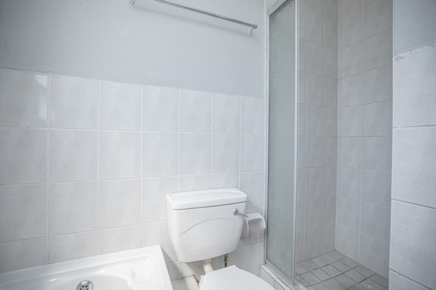 To Let 2 Bedroom Property for Rent in Ferndale Western Cape